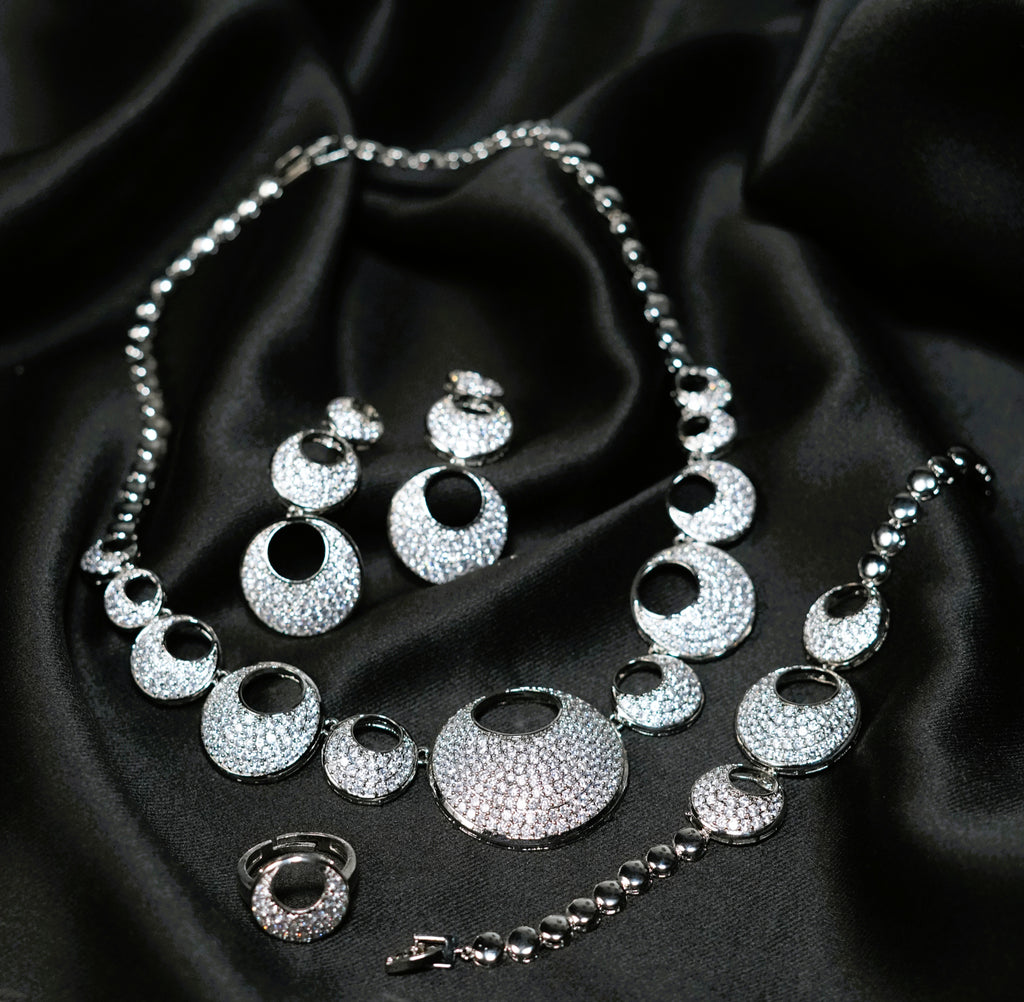 Luxury Circle Motif Jewelry Set – Necklace, Earrings, Ring & Bracelet